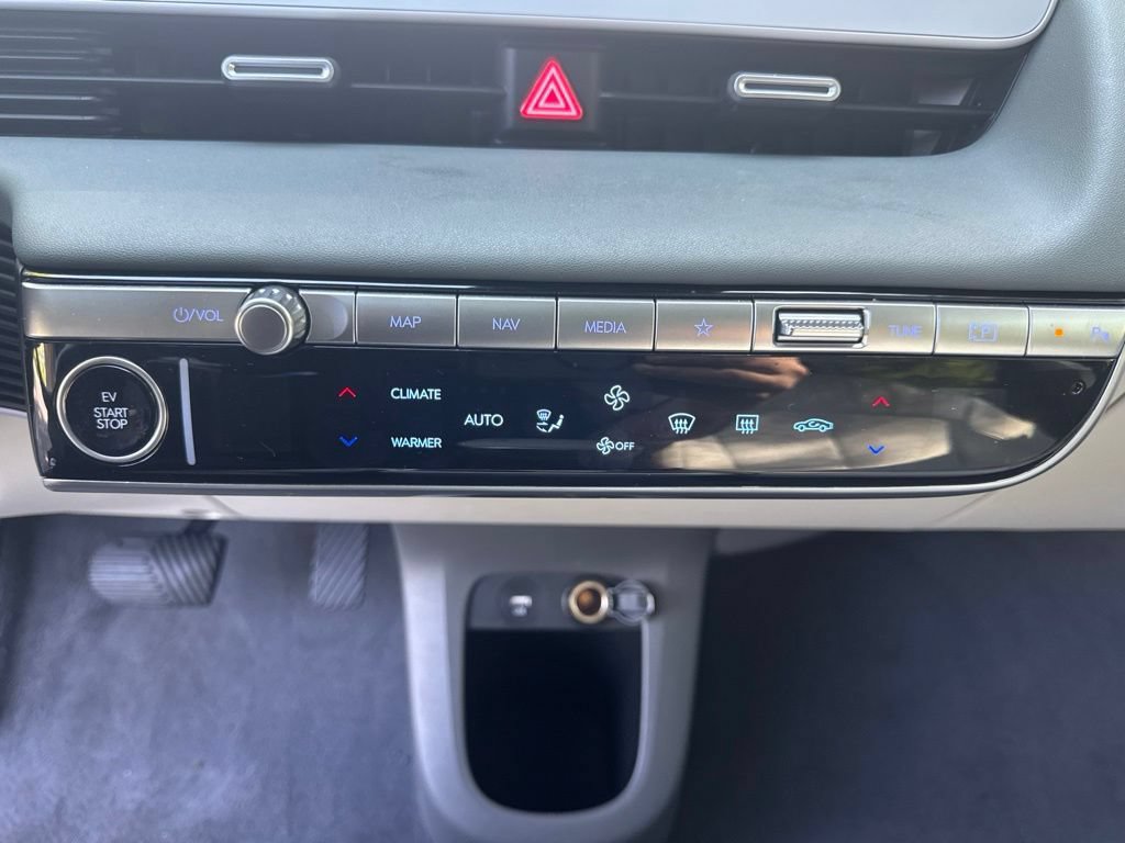 Used 2024 Hyundai Ioniq 5 Limited AWD/4WD image 18