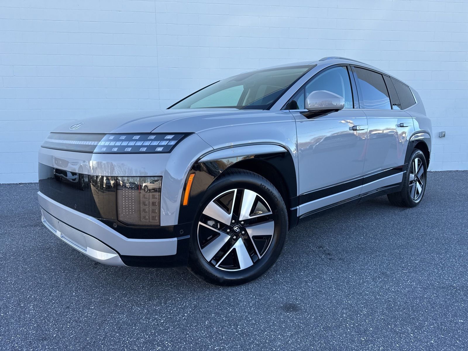 Used 2026 Hyundai Ioniq 9 SEL image 1