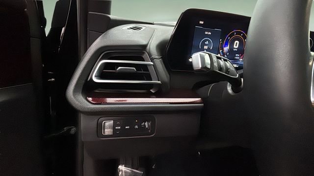 Used 2025 Chevrolet Traverse Z71 w/ Enhanced Driving Package image 22