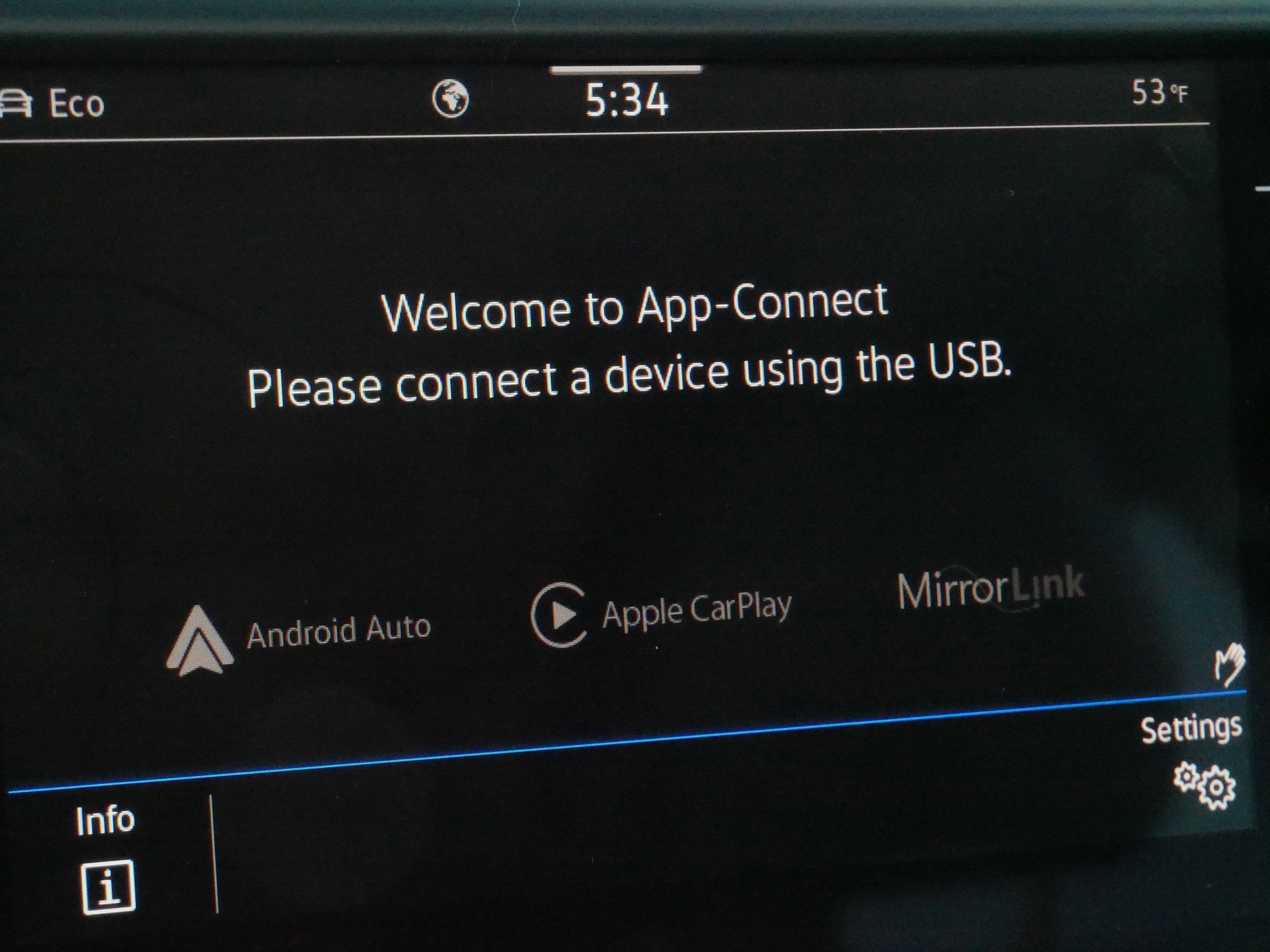 Used 2023 Volkswagen Taos SE w/ Panoramic Sunroof Package image 31