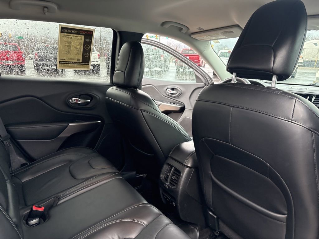 Used 2019 Jeep Cherokee Limited image 37