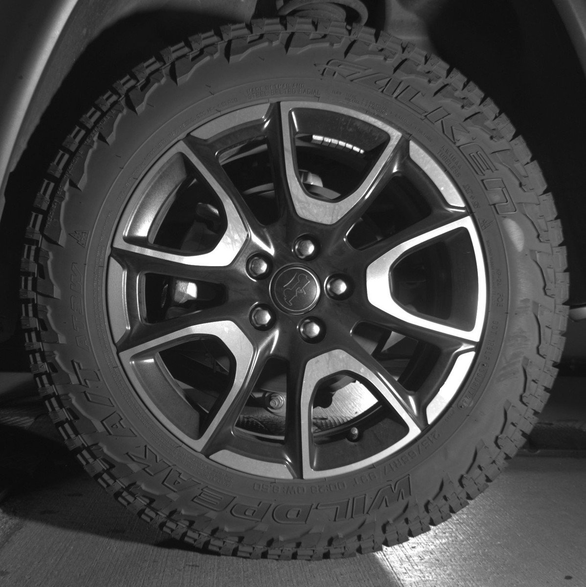 Used 2025 Jeep Compass Trailhawk AWD/4WD image 14