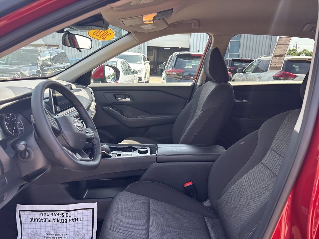 Certified 2026 Nissan Rogue SV AWD/4WD image 13