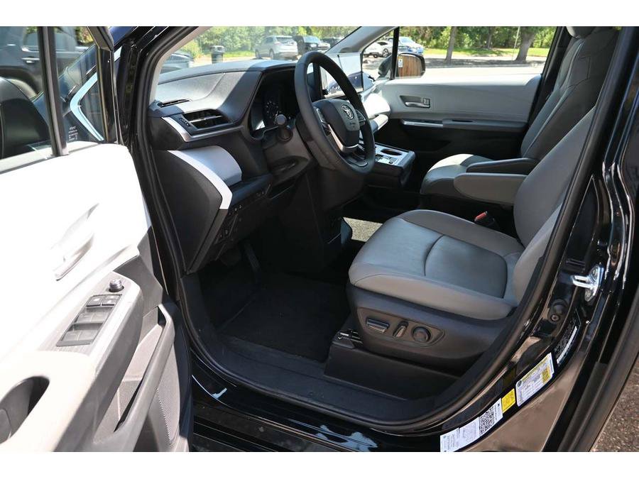 New 2025 Toyota Sienna XLE w/ XLE Plus Package AWD/4WD image 13