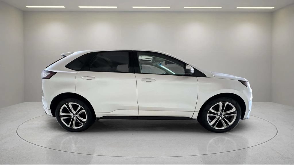 Used 2016 Ford Edge Sport w/ Equipment Group 401A AWD/4WD image 2