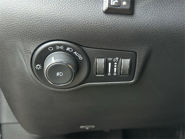 Used 2022 Jeep Compass Trailhawk w/ Trailhawk Elite Group image 24