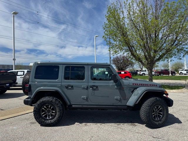 Used 2025 Jeep Wrangler Unlimited Rubicon AWD/4WD image 10