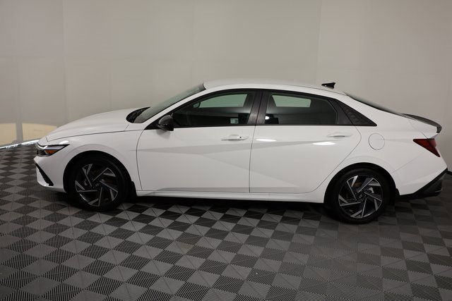 Certified 2025 Hyundai Elantra Sport image 5