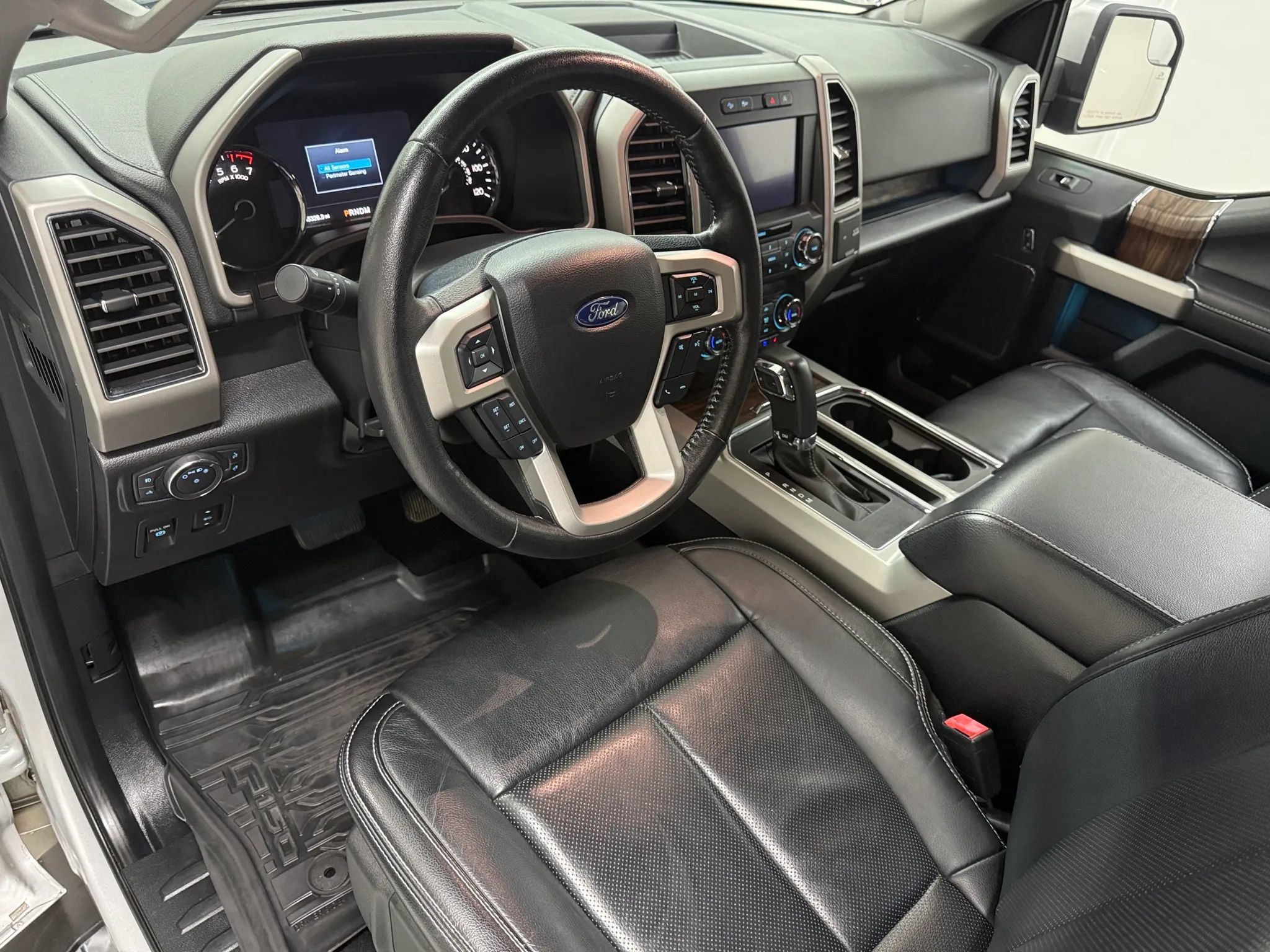 Used 2019 Ford F150 Lariat w/ FX4 Off-Road Package image 9