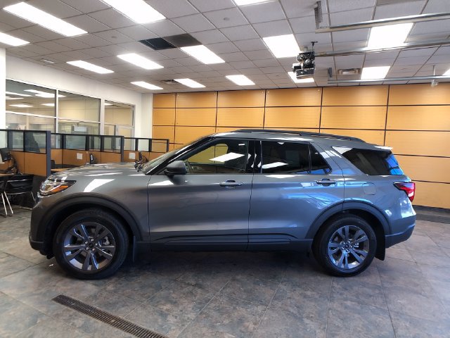 New 2027 Ford Explorer Active w/ Active Comfort Package AWD/4WD image 4