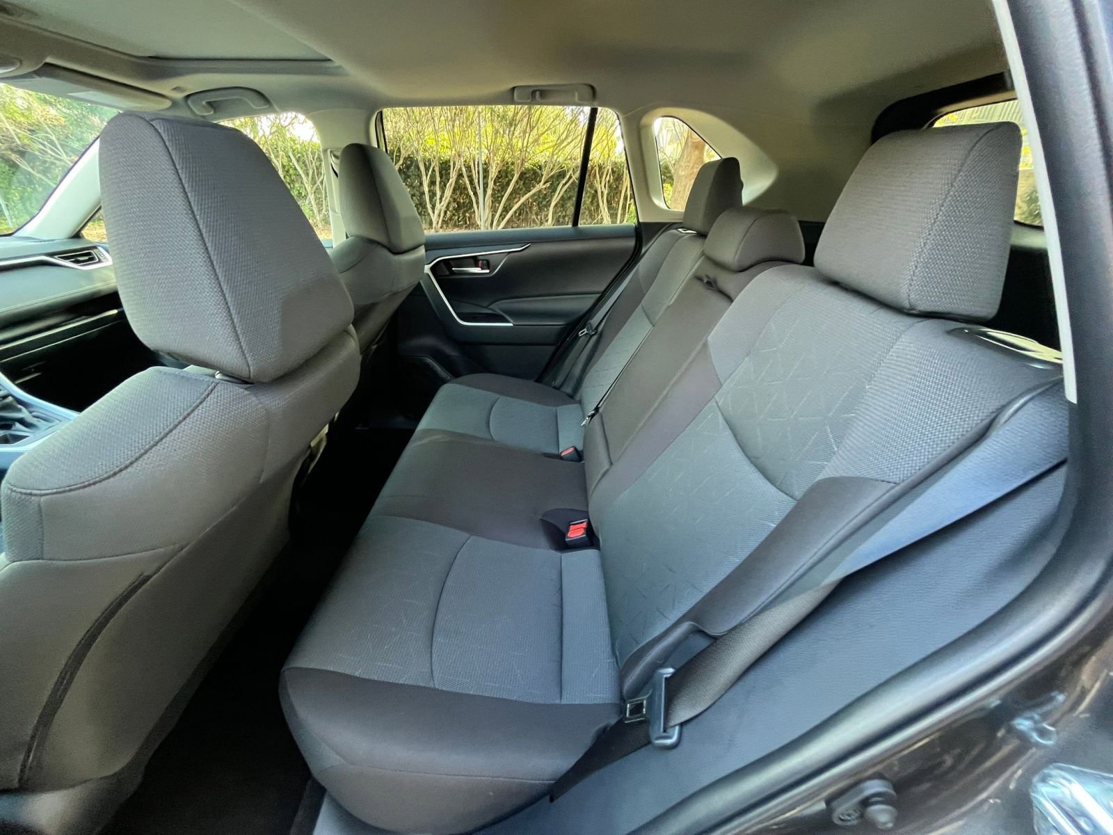 Used 2025 Toyota RAV4 XLE image 24