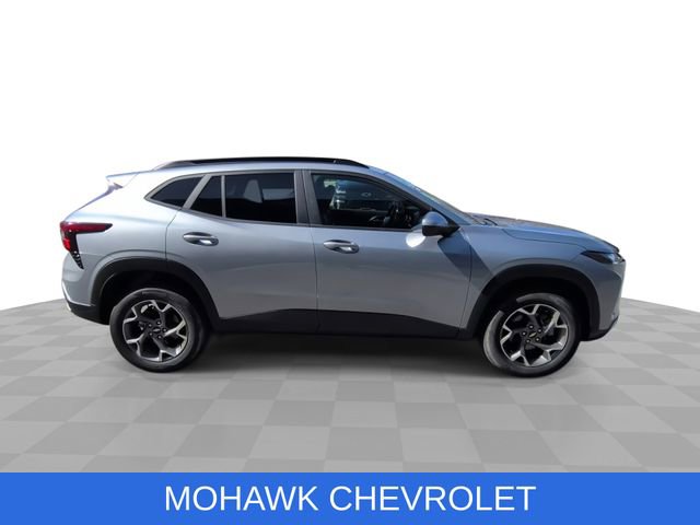 Used 2025 Chevrolet Trax LT w/ LT Convenience Package image 10