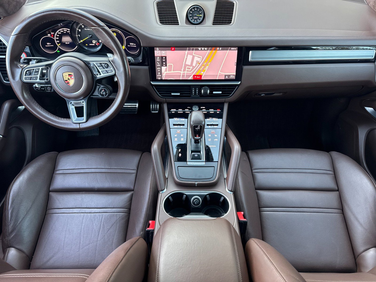 Used 2021 Porsche Cayenne Turbo S image 6