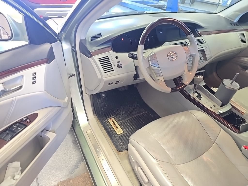 Used 2008 Toyota Avalon XLS FWD image 6