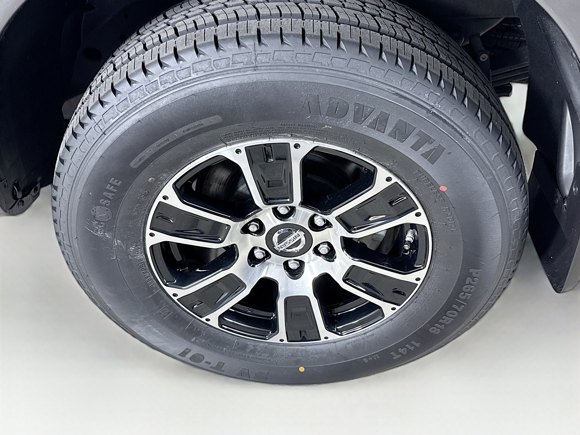 Used 2022 Nissan Titan SV w/ Accessory Utility Package image 34