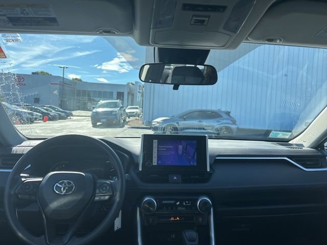 Used 2023 Toyota RAV4 LE AWD/4WD image 12