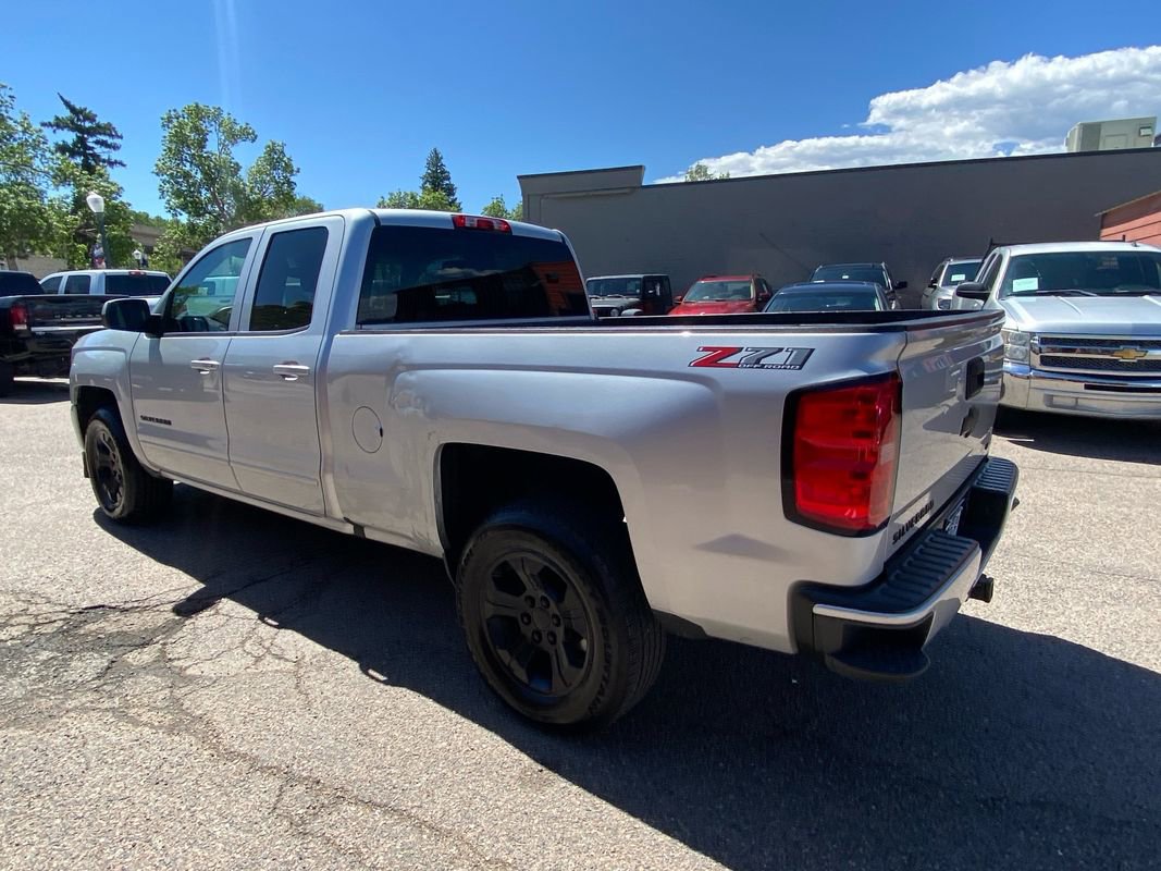 Used 2018 Chevrolet Silverado 1500 LT w/ All Star Edition AWD/4WD image 5