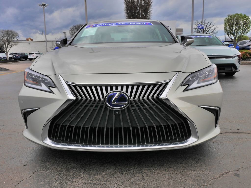 Used 2019 Lexus ES 300h w/ Accessory Package 2 image 2