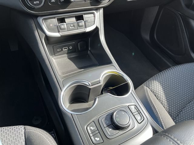 Used 2023 GMC Terrain SLE w/ Driver Convenience Package image 22