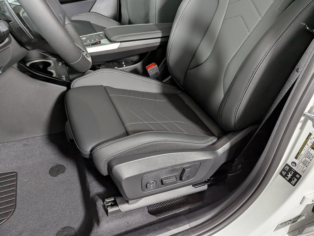 New 2026 BMW X1 xDrive28i w/ Technology Package AWD/4WD image 15