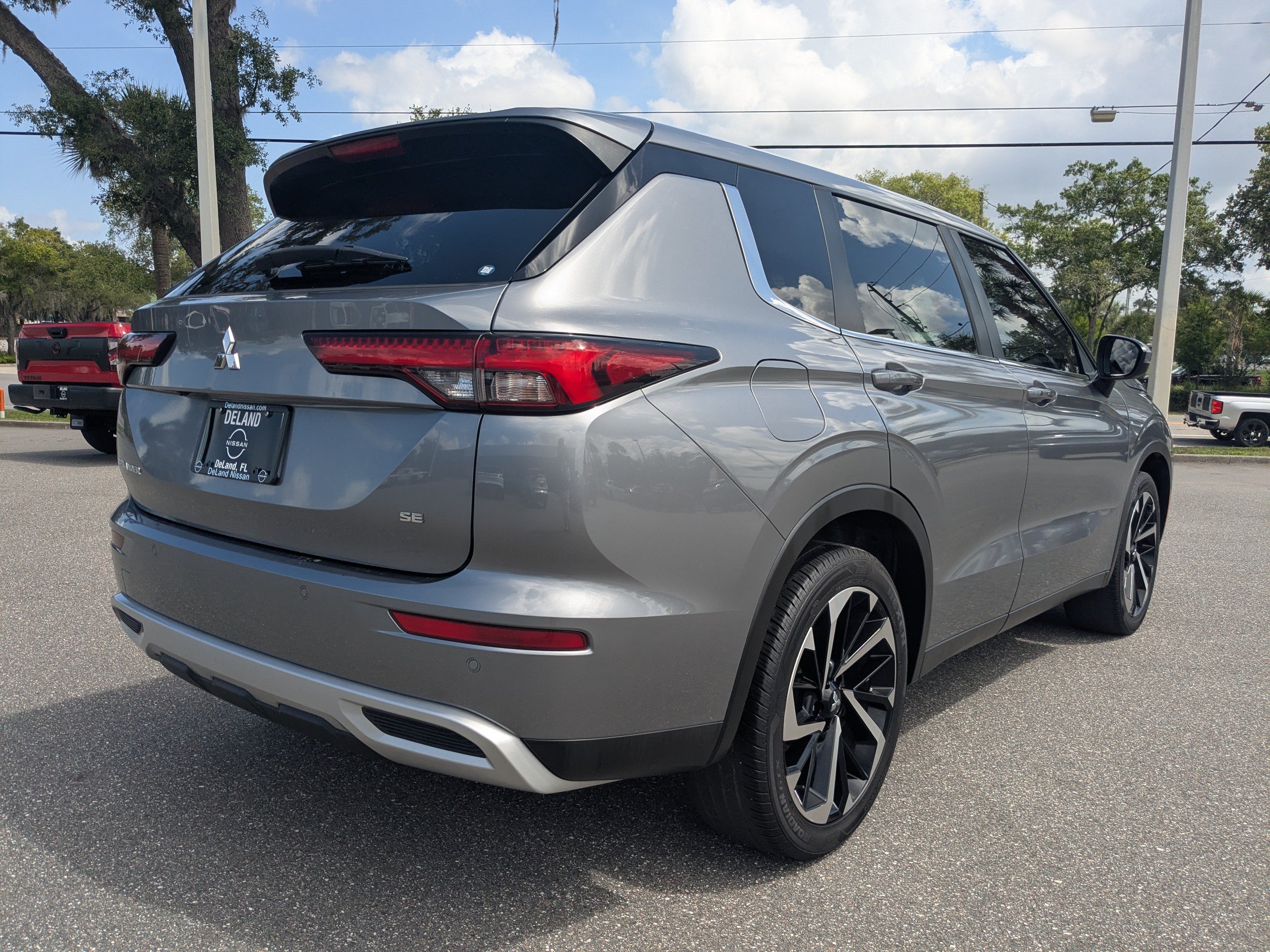 Used 2022 Mitsubishi Outlander SE FWD image 4