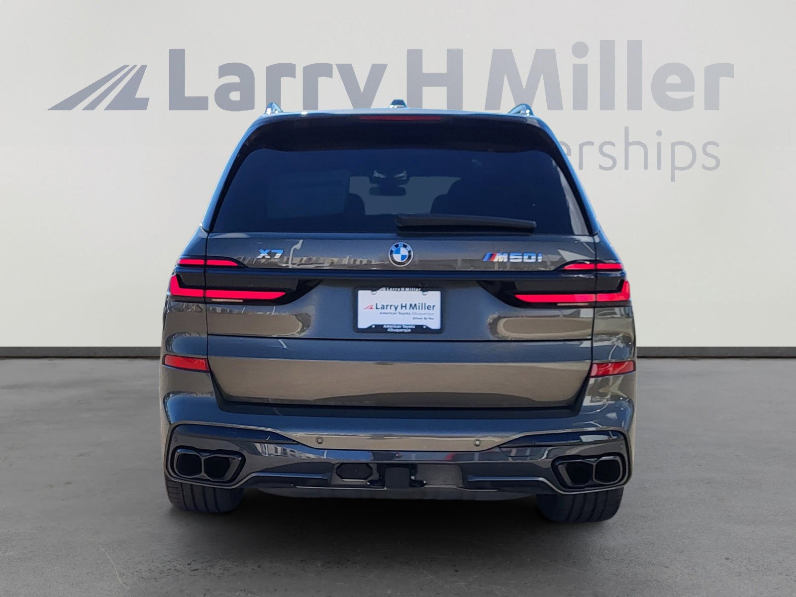 Used 2025 BMW X7 M60i image 4