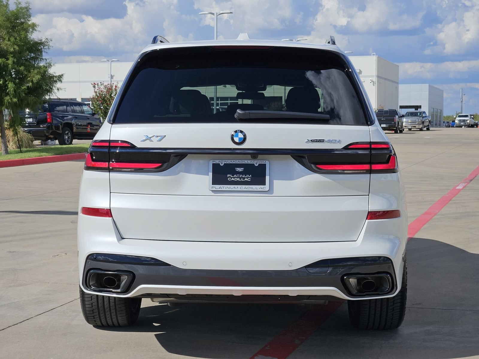 Used 2027 BMW X7 xDrive40i w/ M Sport Package AWD/4WD image 8