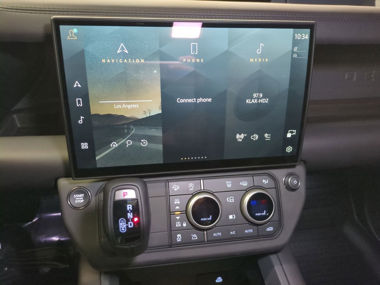 New 2026 Land Rover Defender 110 X-Dynamic SE image 22