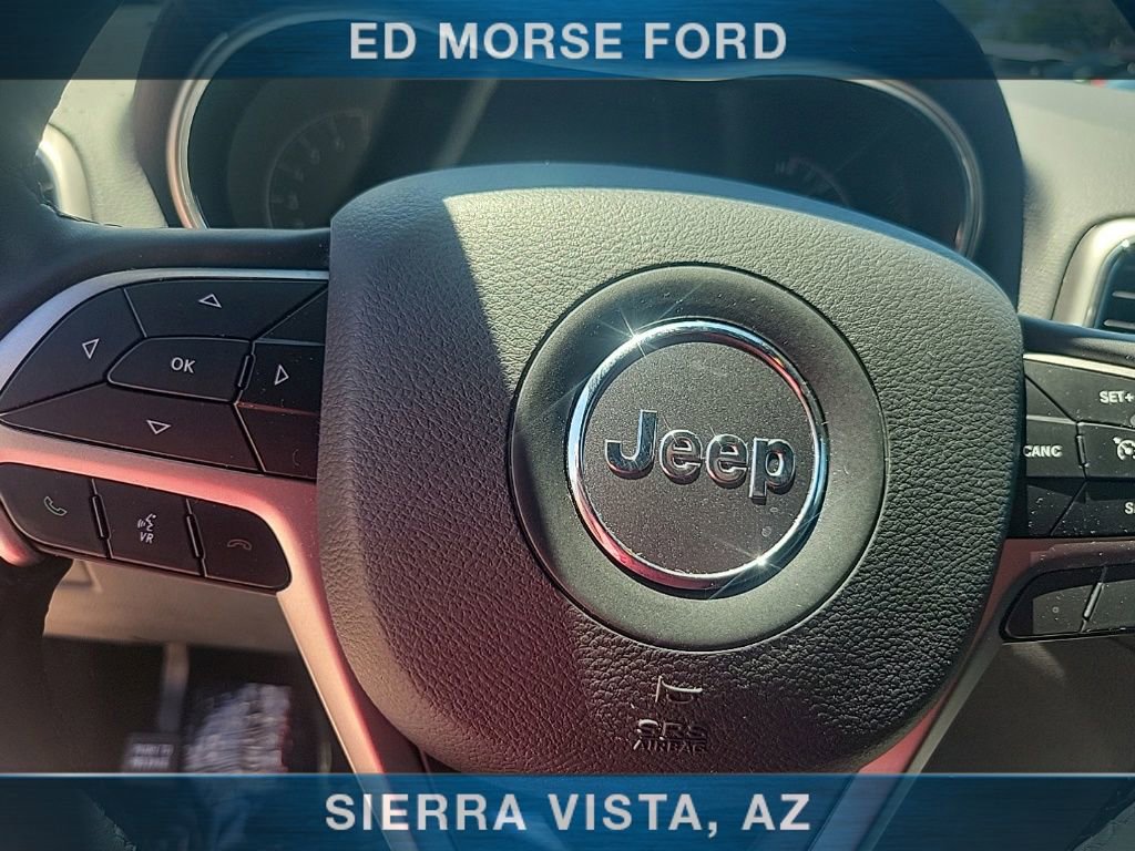 Used 2020 Jeep Grand Cherokee Laredo AWD/4WD image 22