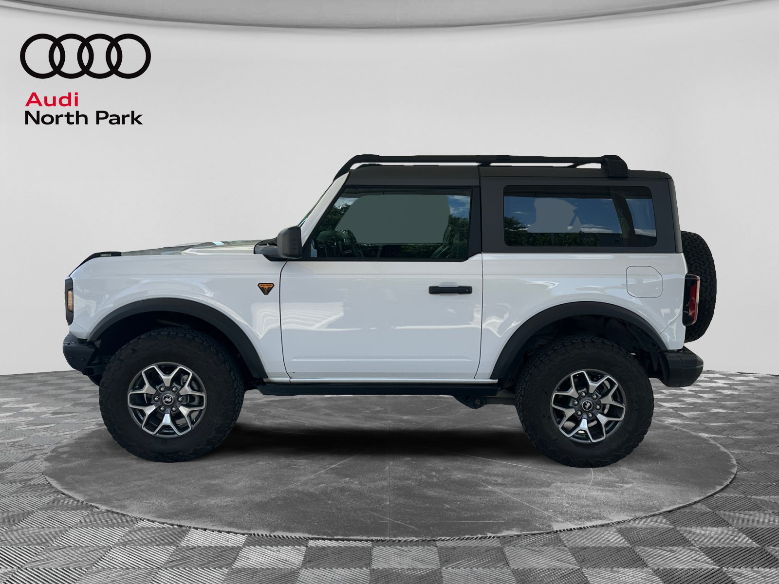 Used 2024 Ford Bronco Badlands AWD/4WD image 2
