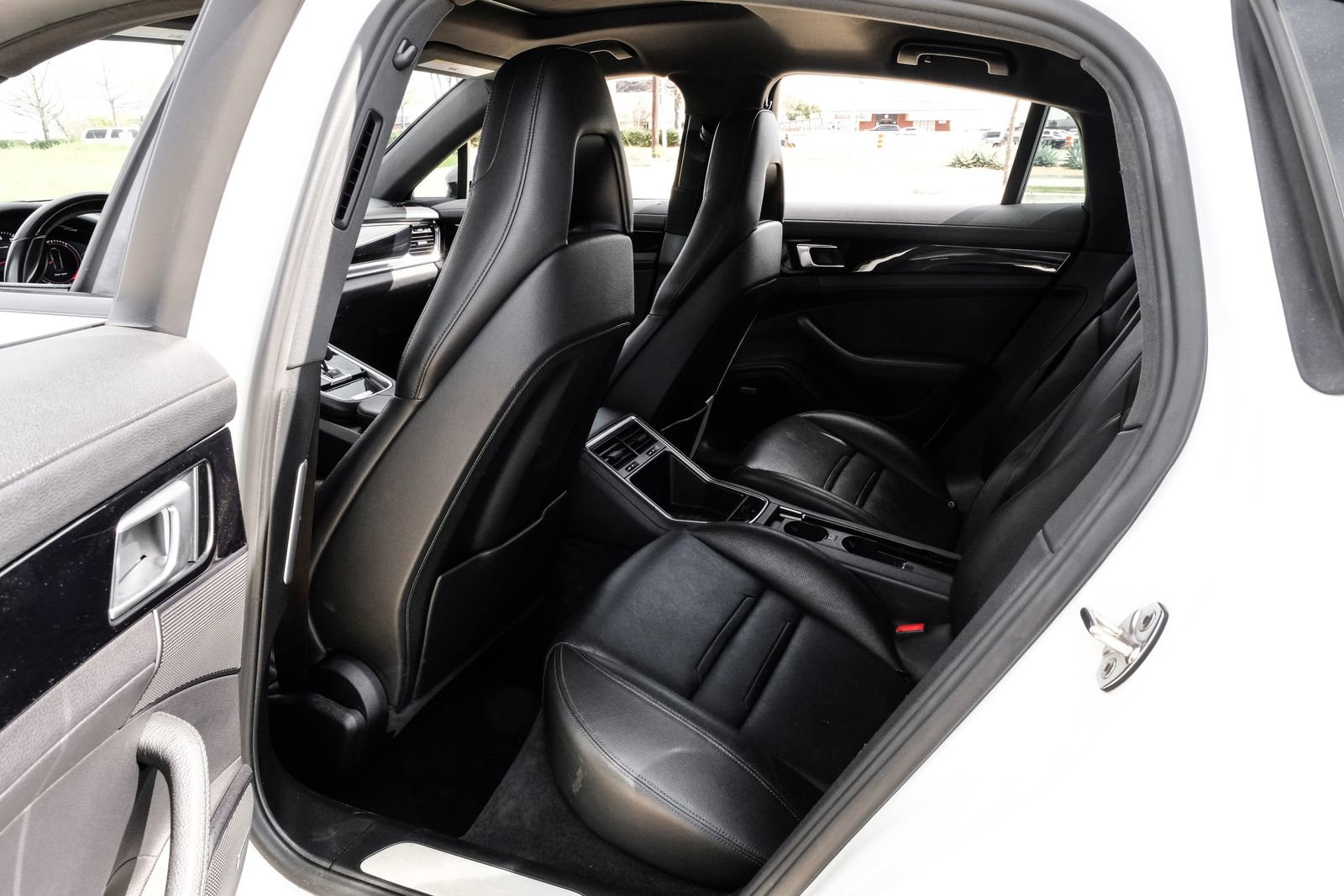 Used 2018 Porsche Panamera 4 AWD/4WD image 40