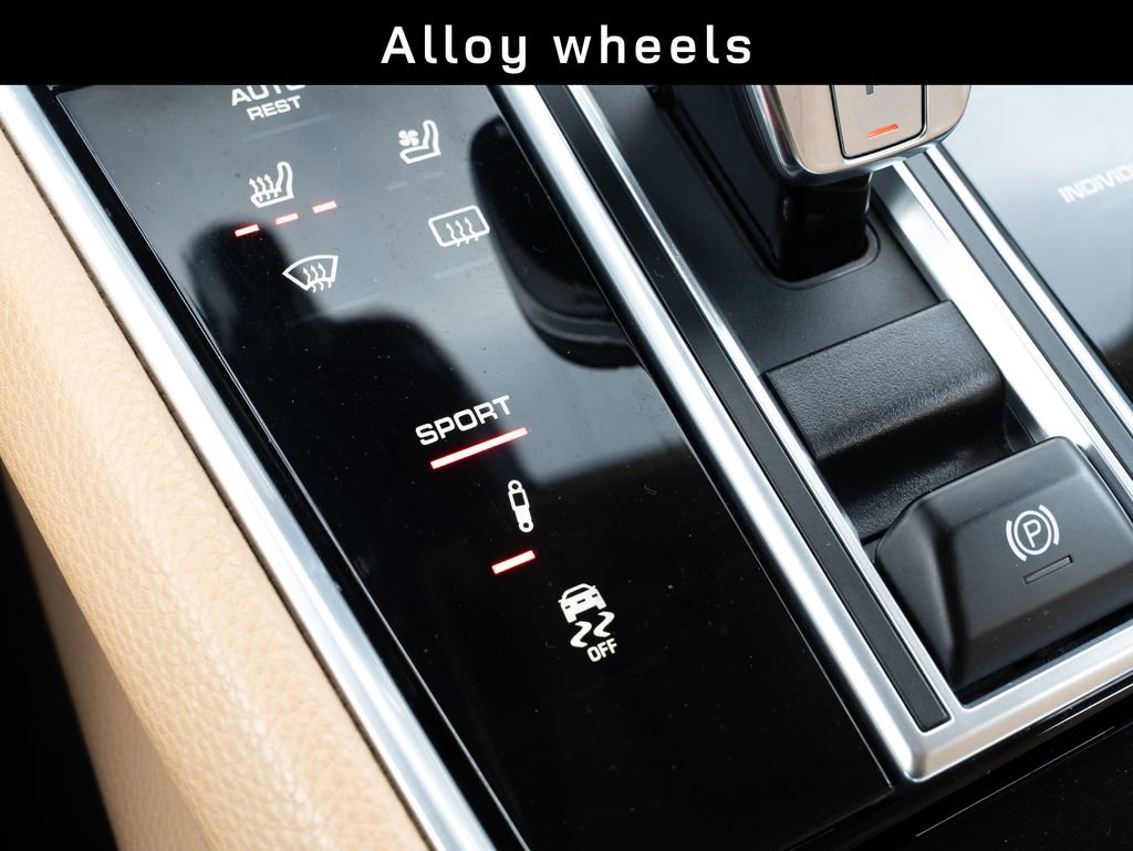 Used 2018 Porsche Panamera 4 image 30