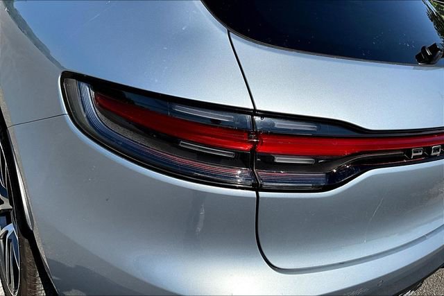 Used 2026 Porsche Macan AWD/4WD image 22