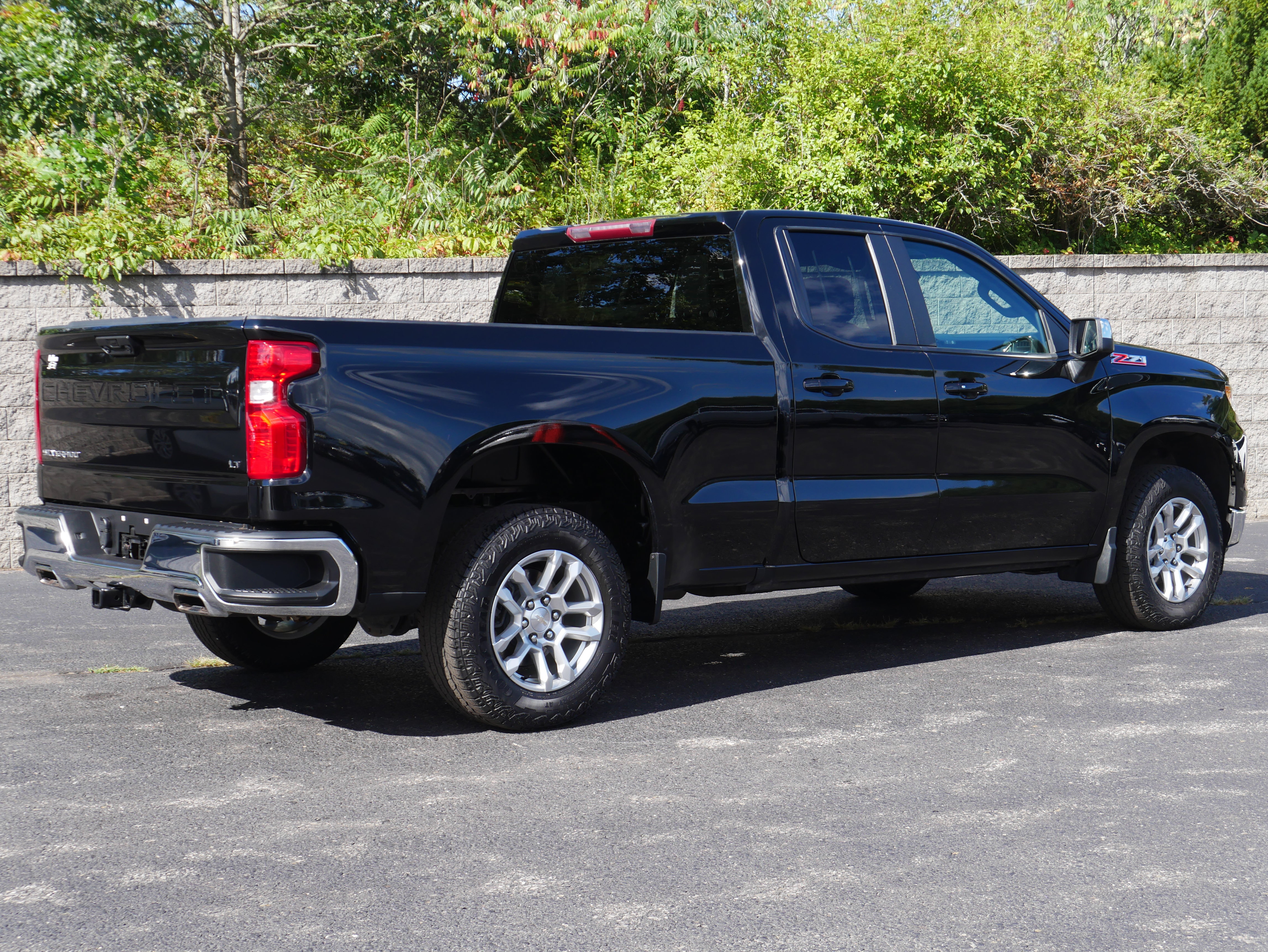 Certified 2023 Chevrolet Silverado 1500 LT w/ Z71 Off-Road Package AWD/4WD image 8
