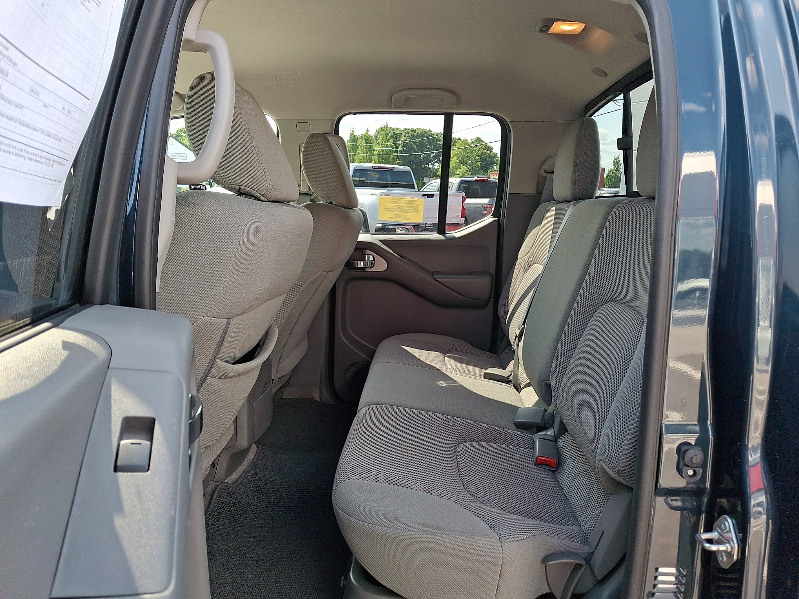 Used 2018 Nissan Frontier SV AWD/4WD image 11