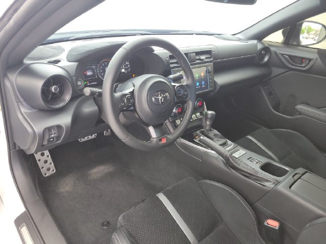 Used 2025 Toyota GR86 Premium RWD image 17