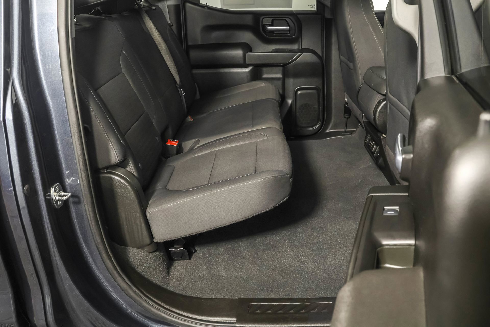 Used 2021 Chevrolet Silverado 1500 LT image 38