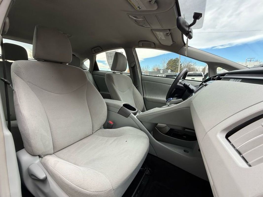 Used 2015 Toyota Prius Three image 4