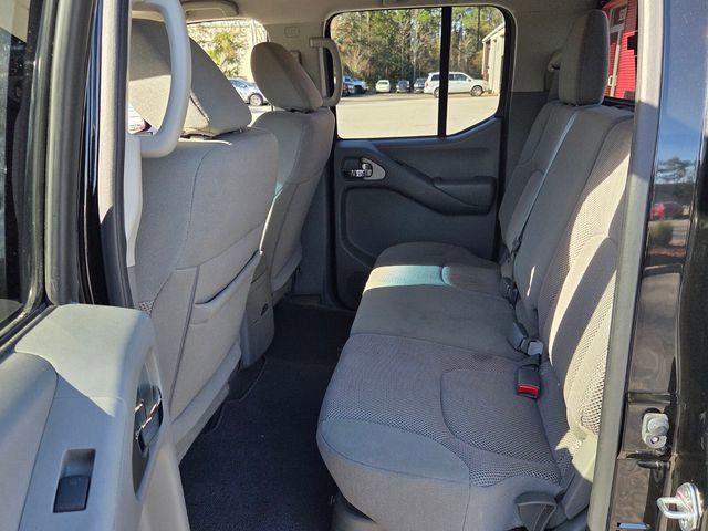 Used 2021 Nissan Frontier SV w/ Midnight Edition Floor Mats image 11