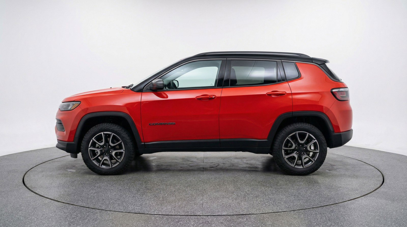 Used 2025 Jeep Compass Trailhawk AWD/4WD image 5