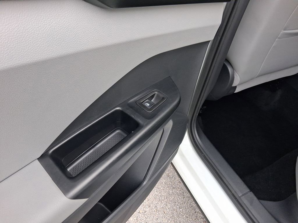 Used 2023 Volkswagen Taos SE w/ Panoramic Sunroof Package FWD image 12