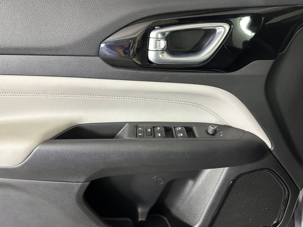 Used 2022 Jeep Compass Limited AWD/4WD image 20