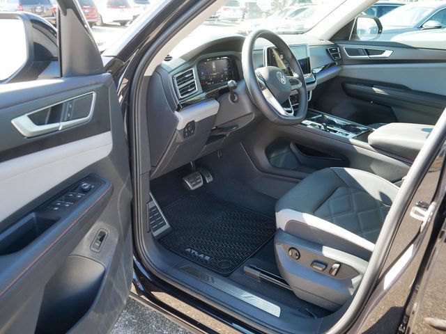 Certified 2026 Volkswagen Atlas Peak Edition AWD/4WD image 12