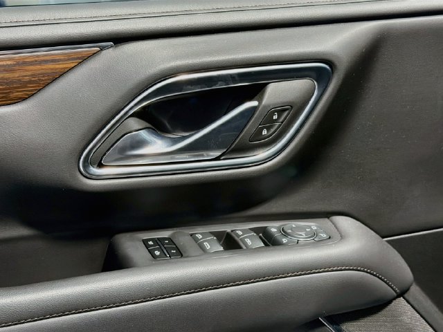 Certified 2024 Chevrolet Suburban High Country w/ Advanced Technology Package AWD/4WD image 17