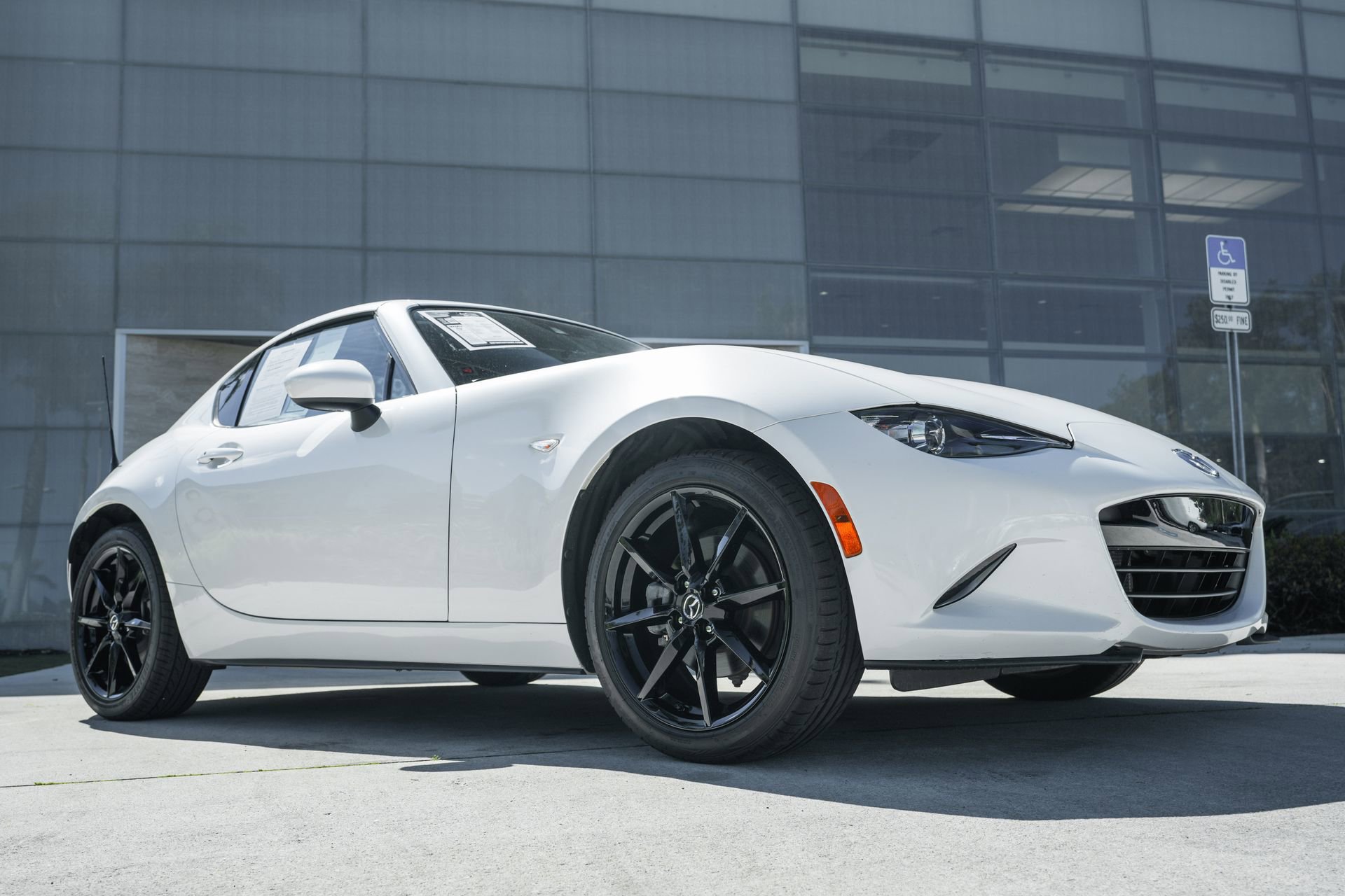 Used 2018 MAZDA MX-5 Miata RF Grand Touring image 4