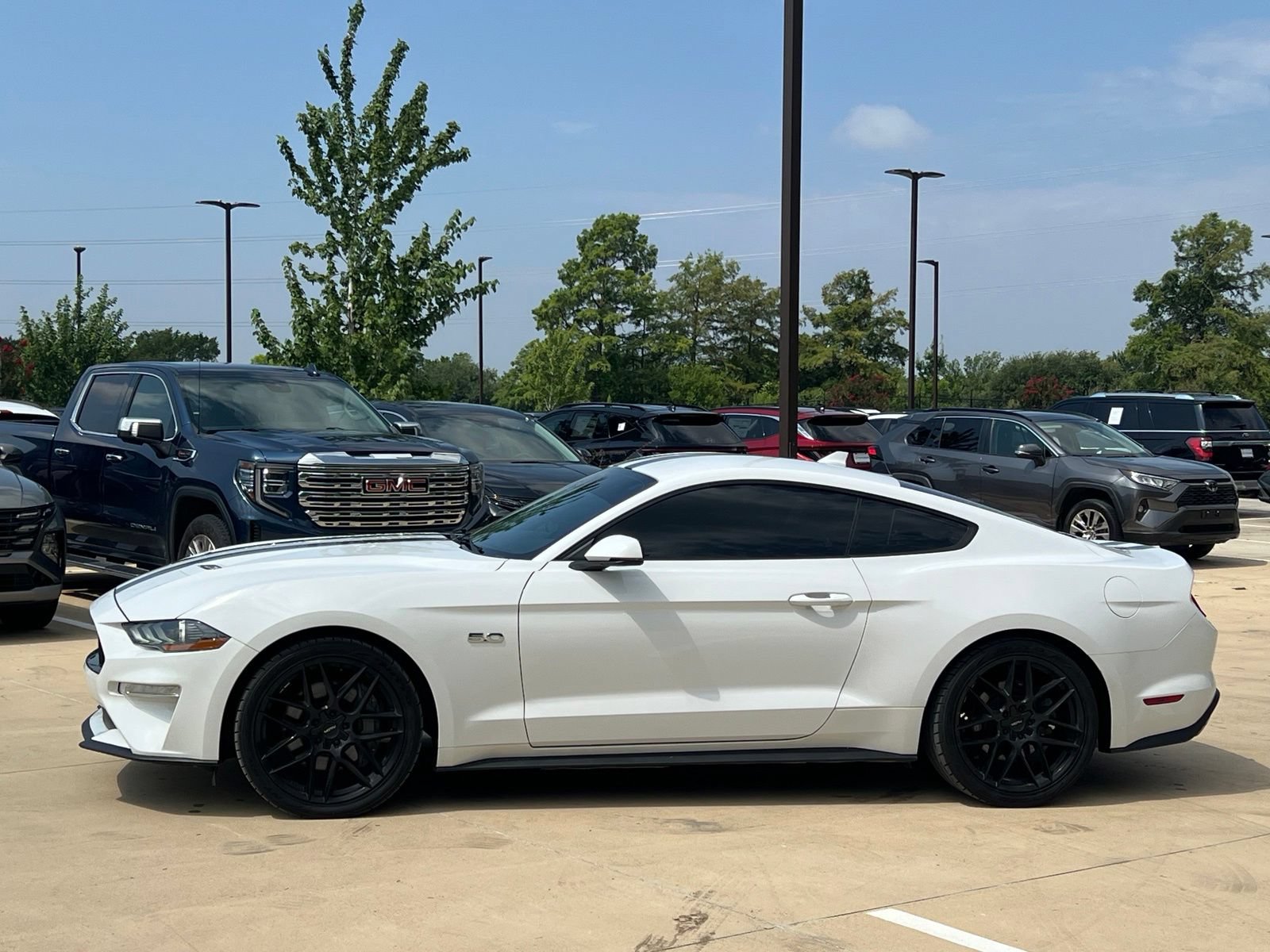 Used 2022 Ford Mustang GT Premium w/ Equipment Group 401A RWD image 6