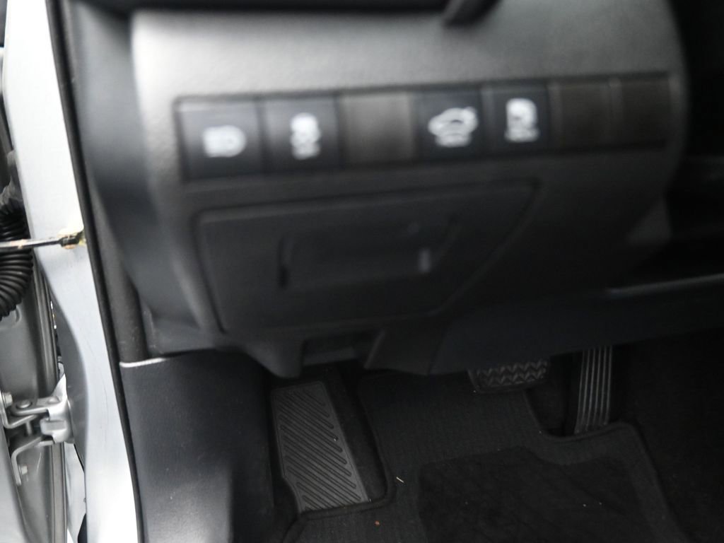 Used 2021 Toyota Camry XSE image 9