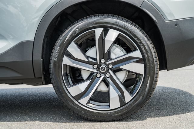 New 2026 Volvo XC40 B5 Plus w/ Climate Package AWD/4WD image 19