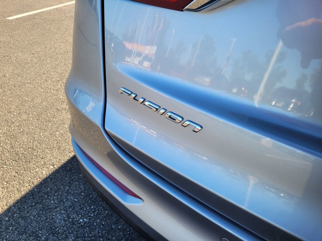 Used 2020 Ford Fusion SE image 6