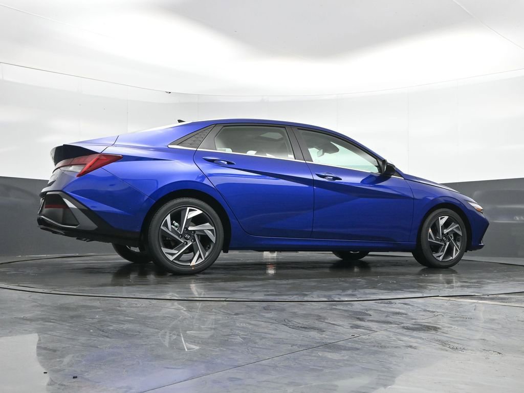 New 2026 Hyundai Elantra Limited image 44